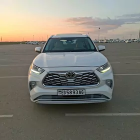 Toyota Highlander 2021