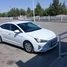 Hyundai Elantra 2019