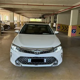 Toyota Camry 2015