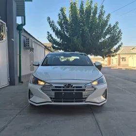 Hyundai Elantra 2020