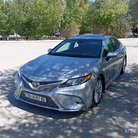 Toyota Camry 2019