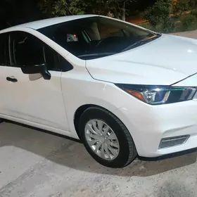 Nissan Versa 2020