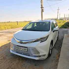 Toyota Sienna 2021