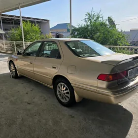 Toyota Camry 2001