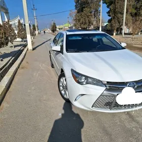 Toyota Camry 2017