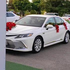 Toyota Camry 2019