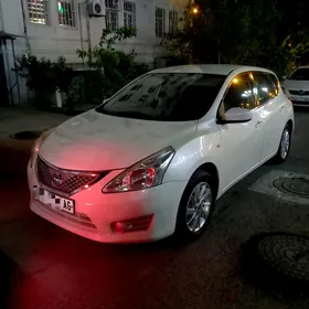 Nissan Tiida 2013