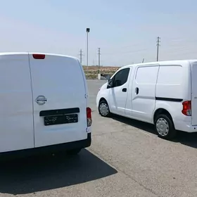 Nissan NV200 2021