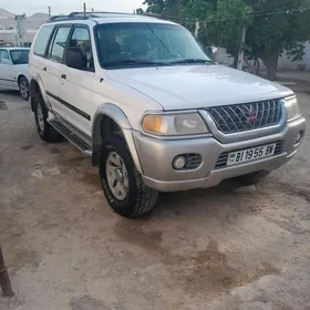 Mitsubishi Pajero 1999