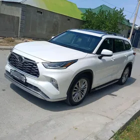 Toyota Highlander 2021