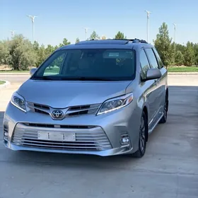 Toyota Sienna 2020