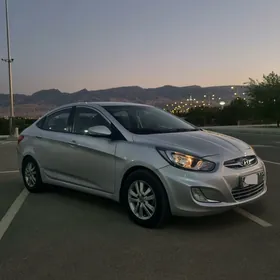 Hyundai Accent 2012