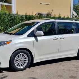 Toyota Sienna 2018