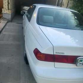Toyota Camry 2001