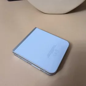 Z Flip 6