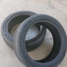 245/45R20 MICHELIN