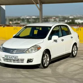 Nissan Versa 2011