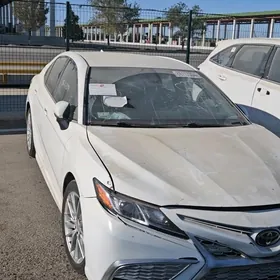 Toyota Camry 2020
