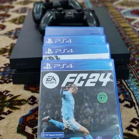 ps4 с играми и 2 джойстиками