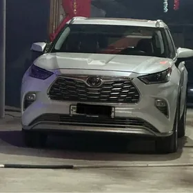 Toyota Highlander 2022