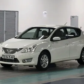 Nissan Tiida 2014