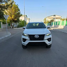 Toyota Fortuner 2024