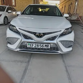 Toyota Camry 2020