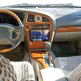Infiniti QX4 2001