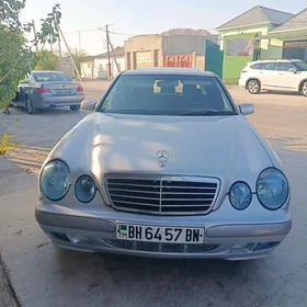 Mercedes-Benz 230E 2001