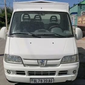 Peugeot 405 2005