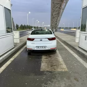 Kia Cadenza 2017