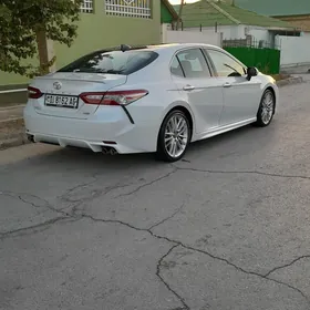 Toyota Camry 2018