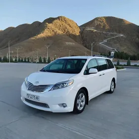 Toyota Sienna 2010