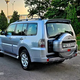 Mitsubishi Pajero 2013