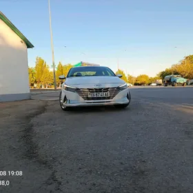 Hyundai Elantra 2022