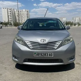 Toyota Sienna 2012