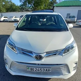 Toyota Sienna 2020