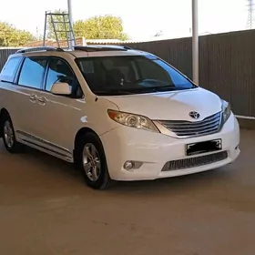 Toyota Sienna 2013