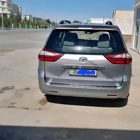 Toyota Sienna 2017