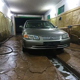 Toyota Camry 2000