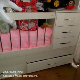 детская кроватка