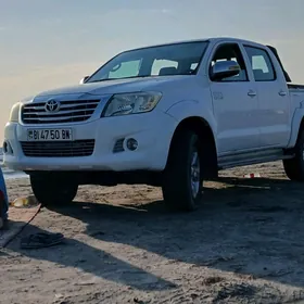 Toyota Hilux 2013