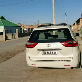 Toyota Sienna 2018
