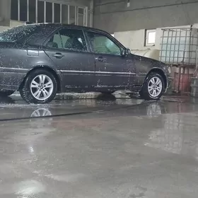 Mercedes-Benz C36 AMG 1995