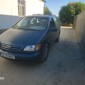Toyota Sienna 2003