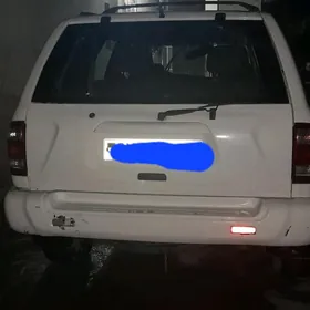 Nissan Pathfinder 1998