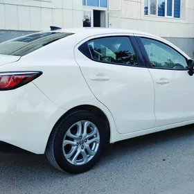 Toyota Yaris 2016