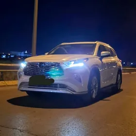 Toyota Highlander 2020