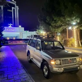 Mitsubishi Montero 1997