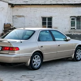 Toyota Camry 1999